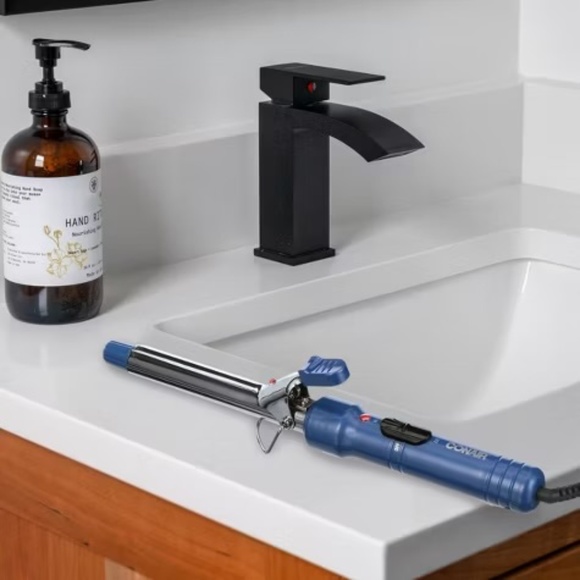 Conair Supreme Spiral Curls 2 Heat Settings 3/4 Inch Curling Iron in Blue